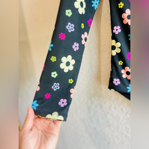 BEACH RIOT GIRLS' CHARLIE RASHGUARD size 11/12 NNT - Picture 6 of 9